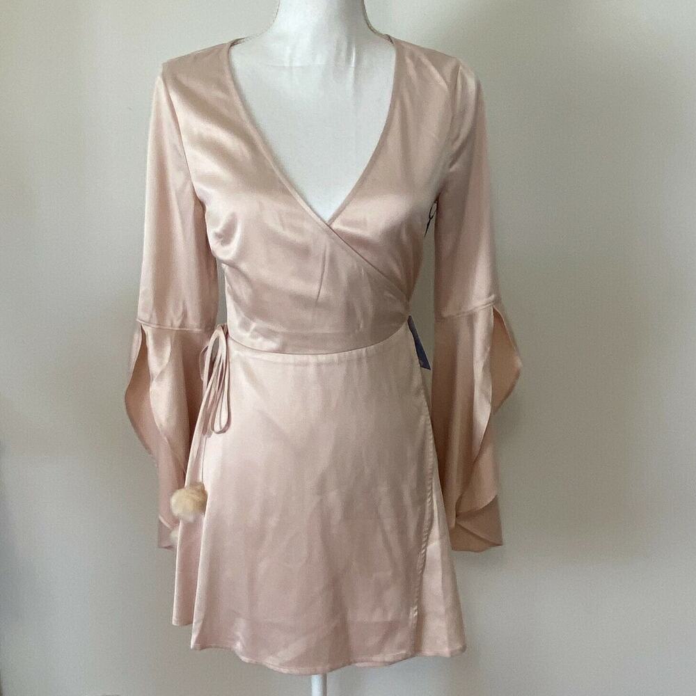 NWT Revolve Majorelle Satin Hex Mini Tie Wrap Blush Ritual Slit Bell Sleeve SM